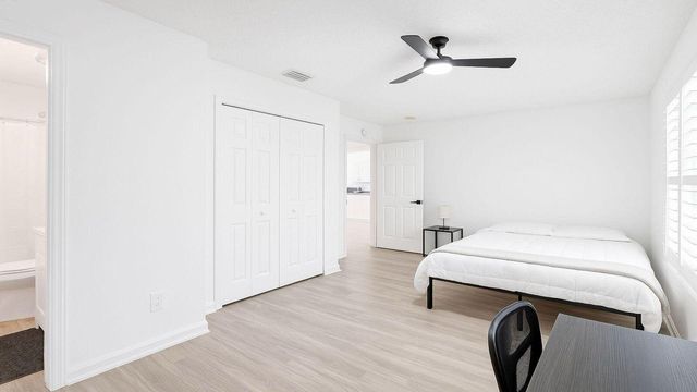 468 SW Prado Avenue, Port St. Lucie, FL 34983