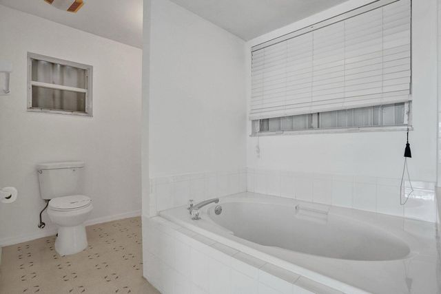 468 SW Prado Avenue, Port St. Lucie, FL 34983