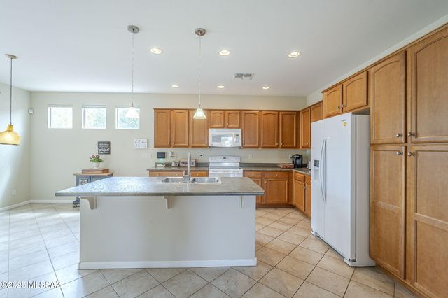 732 N Moana Drive, Green Valley, AZ 85614