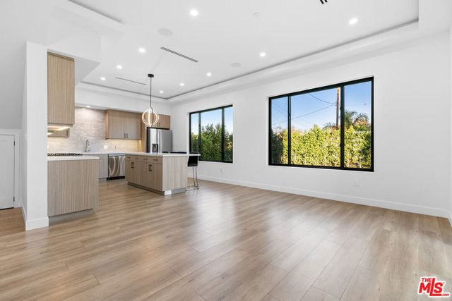 5152 Etiwanda Avenue, Tarzana, CA 91356