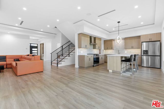 5152 Etiwanda Avenue, Tarzana, CA 91356