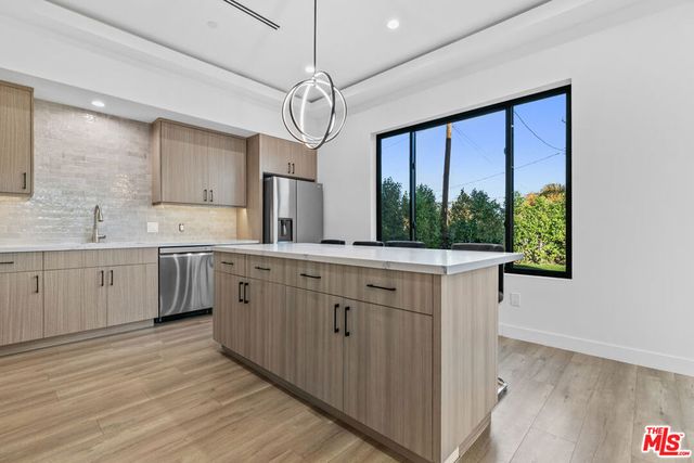 5152 Etiwanda Avenue, Tarzana, CA 91356