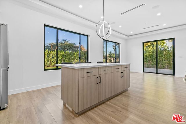 5152 Etiwanda Avenue, Tarzana, CA 91356