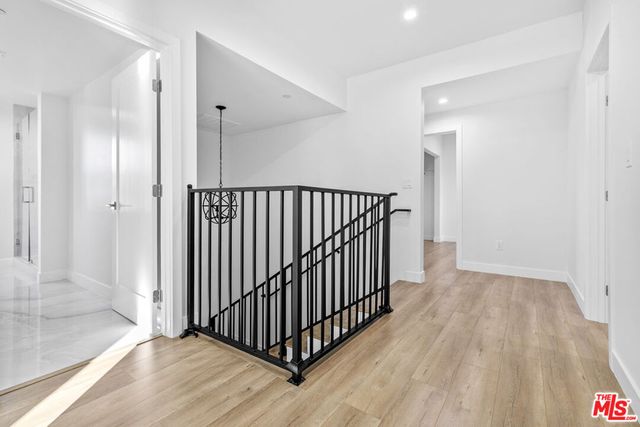 5152 Etiwanda Avenue, Tarzana, CA 91356