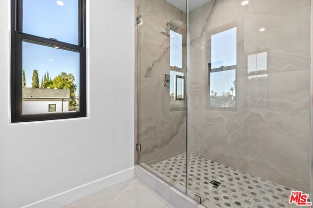 5152 Etiwanda Avenue, Tarzana, CA 91356