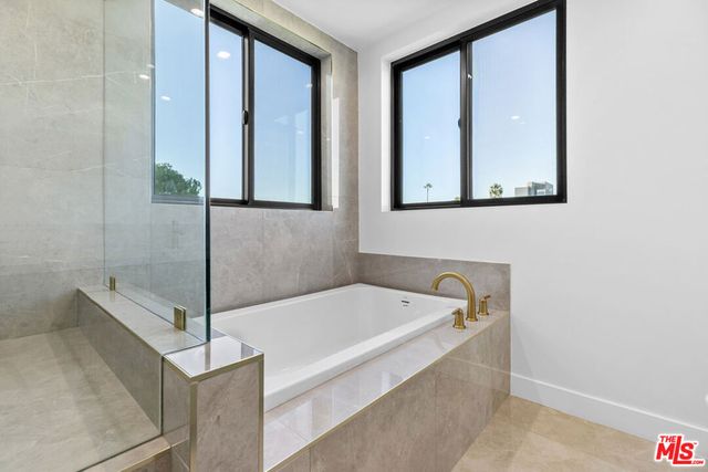 5152 Etiwanda Avenue, Tarzana, CA 91356