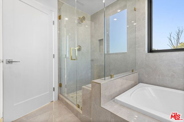 5152 Etiwanda Avenue, Tarzana, CA 91356