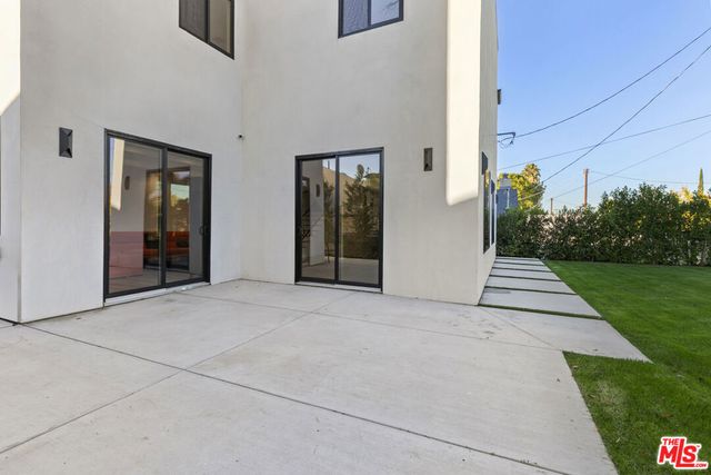 5152 Etiwanda Avenue, Tarzana, CA 91356