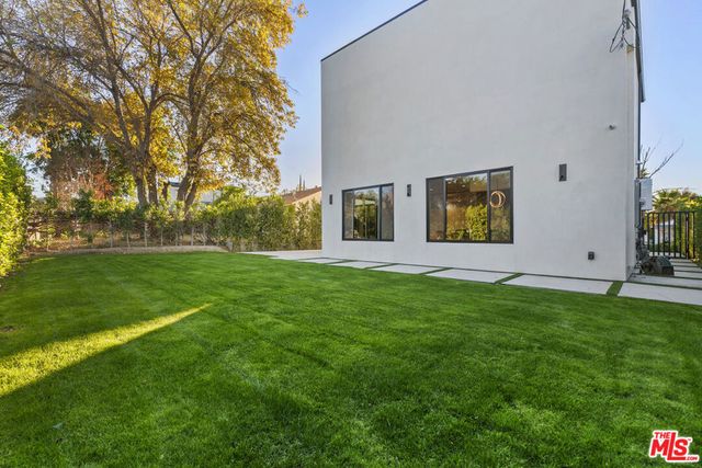 5152 Etiwanda Avenue, Tarzana, CA 91356