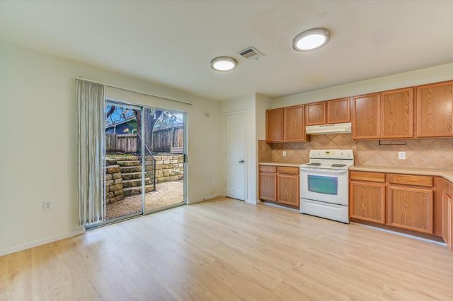 2118 Nogales TRL, Austin, TX 78744