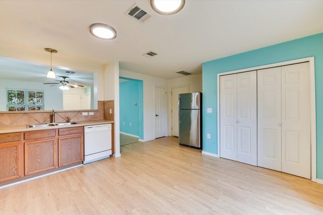 2118 Nogales TRL, Austin, TX 78744