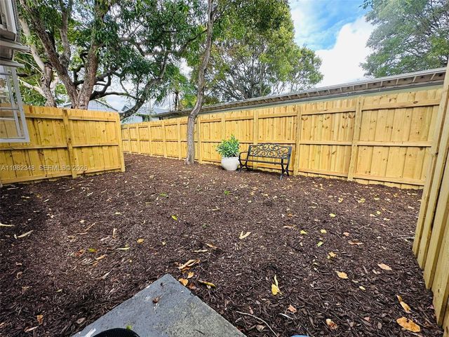 407 SE 14th Ct SE 14th Ct 3, Fort Lauderdale, FL 33316