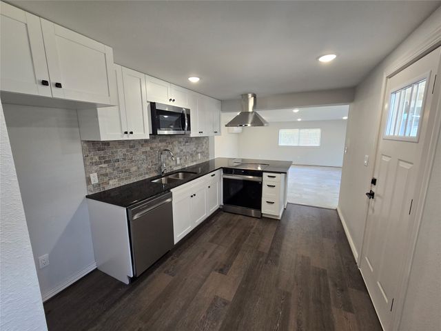 474 Preston Shores Drive, Pottsboro, TX 75076