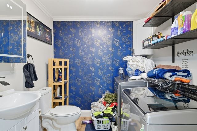 238 E Main St, Chicopee, MA 01020