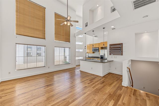 1555 Birdsall Street A, Houston, TX 77007