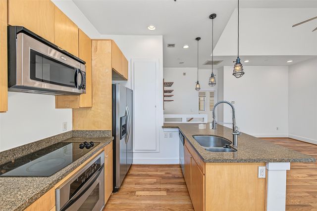 1555 Birdsall Street A, Houston, TX 77007