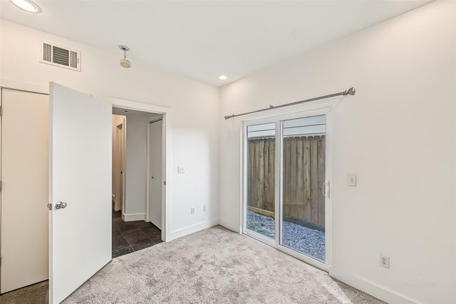 1555 Birdsall Street A, Houston, TX 77007