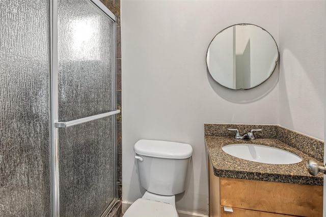 1555 Birdsall Street A, Houston, TX 77007