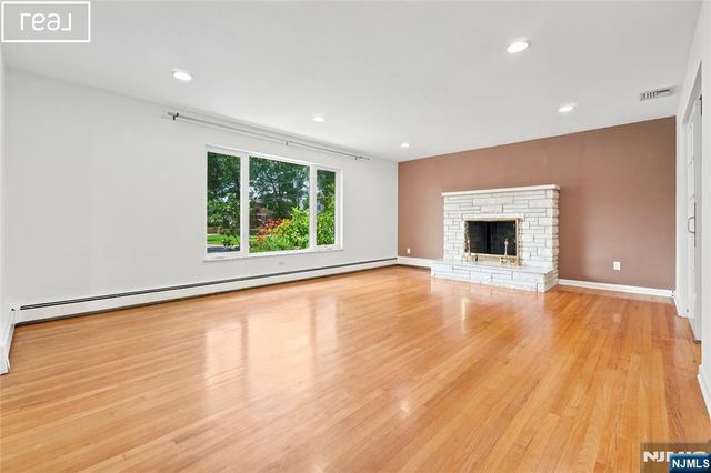 253 McElroy Avenue, Fort Lee, NJ 07024