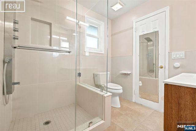 253 McElroy Avenue, Fort Lee, NJ 07024