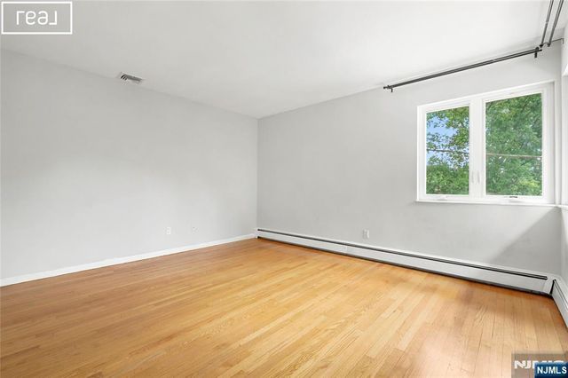 253 McElroy Avenue, Fort Lee, NJ 07024
