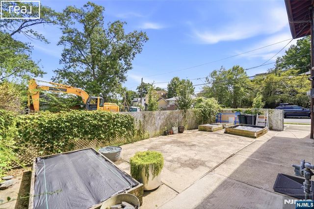253 McElroy Avenue, Fort Lee, NJ 07024