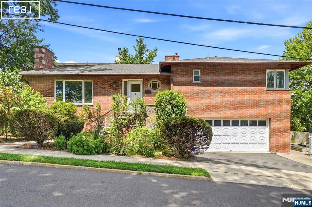 253 McElroy Avenue, Fort Lee, NJ 07024