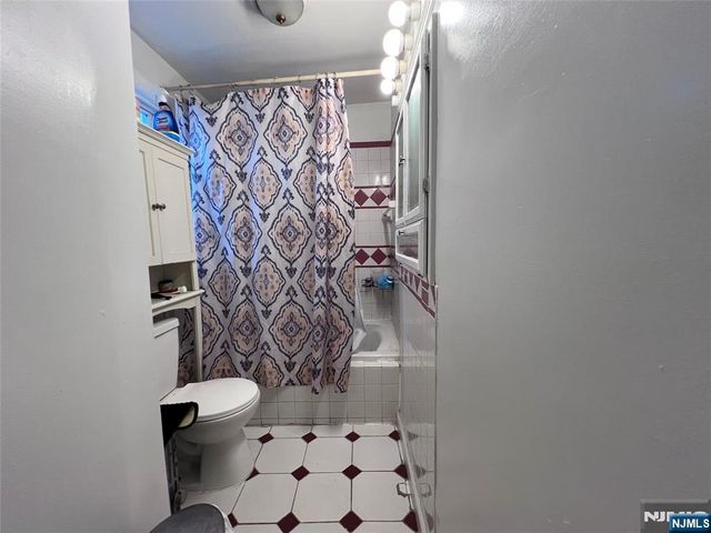 568 14th Avenue, Paterson, NJ 07504