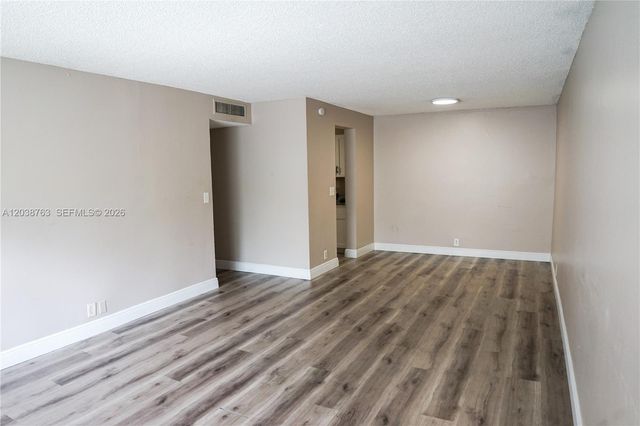 4240 Woodside Dr 4, Coral Springs, FL 33065