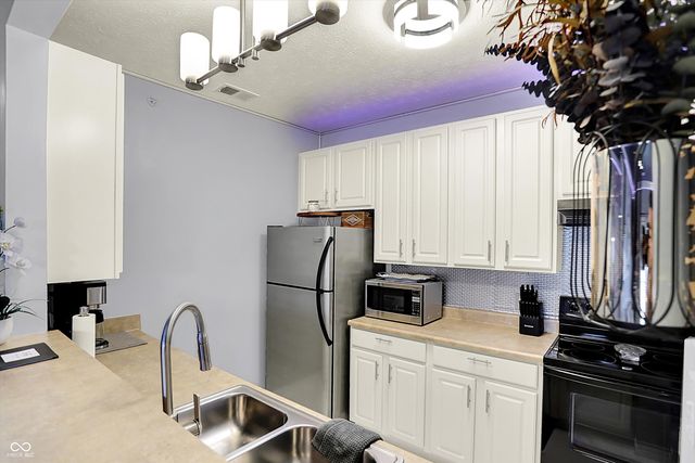 5003 Amber Creek Place U 207, Indianapolis, IN 46237