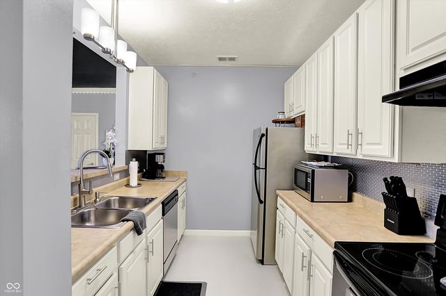 5003 Amber Creek Place U 207, Indianapolis, IN 46237