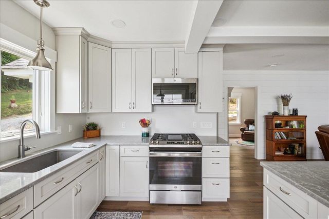 54 Richards Road, South Hero, VT 05486