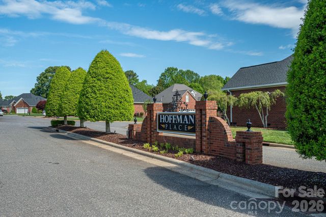 1634 Elkhart Circle 31, Gastonia, NC 28054