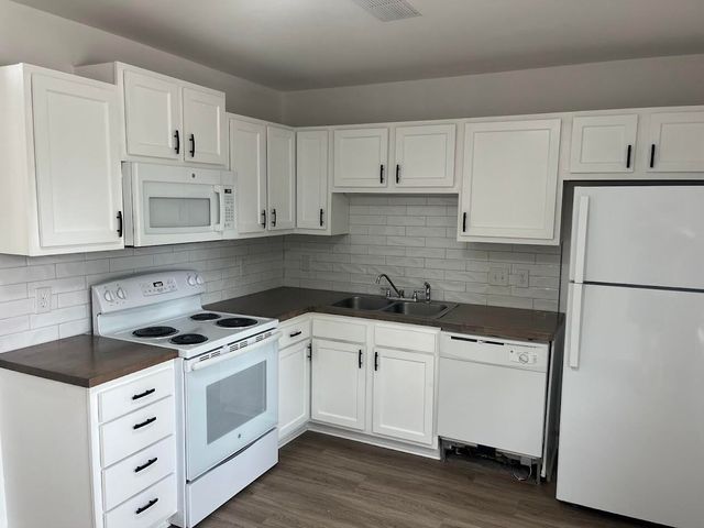 1 S Anderson Avenue B, Charleston, SC 29412