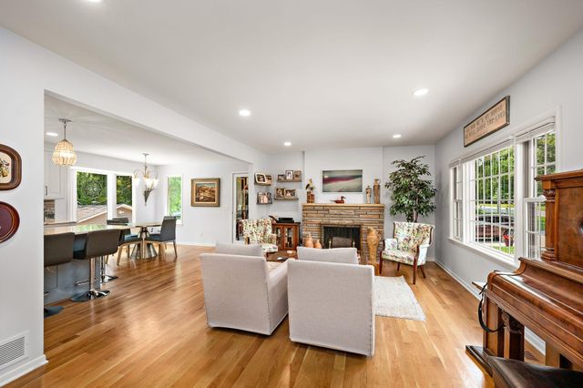 5565 Howards Point Road, Shorewood, MN 55331