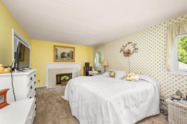 5565 Howards Point Road, Shorewood, MN 55331