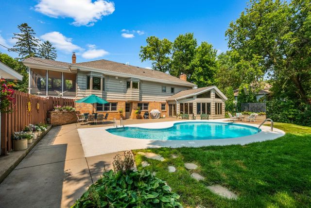 5565 Howards Point Road, Shorewood, MN 55331