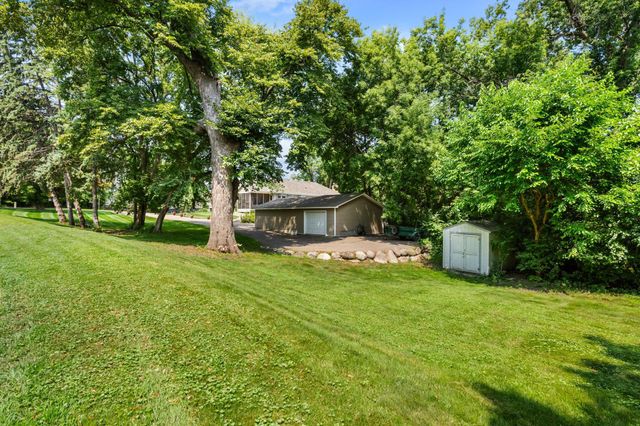 5565 Howards Point Road, Shorewood, MN 55331