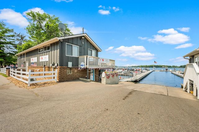 5565 Howards Point Road, Shorewood, MN 55331