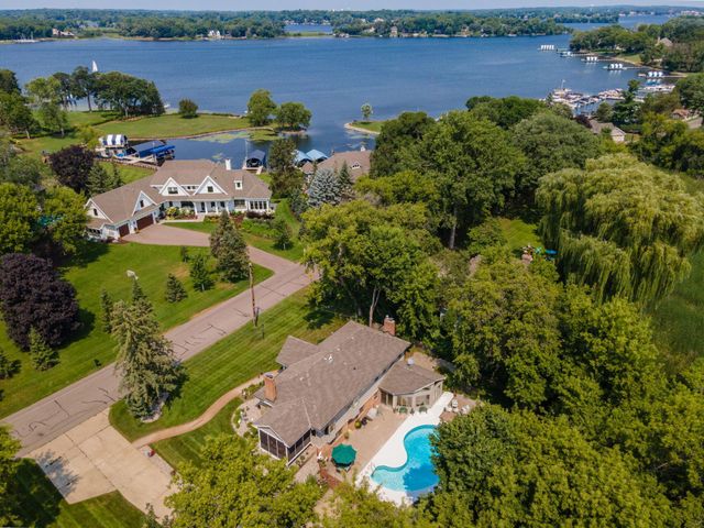 5565 Howards Point Road, Shorewood, MN 55331