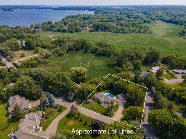 5565 Howards Point Road, Shorewood, MN 55331