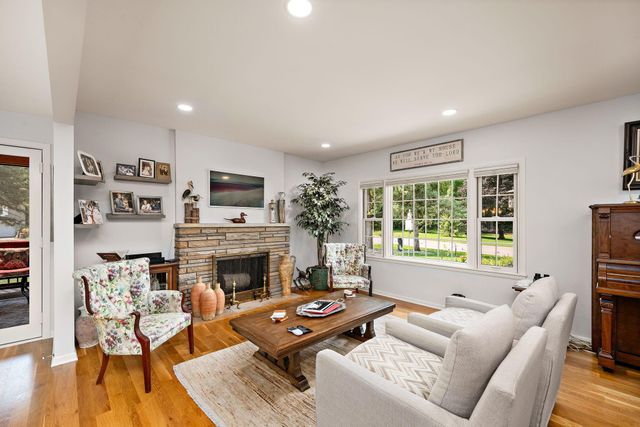 5565 Howards Point Road, Shorewood, MN 55331