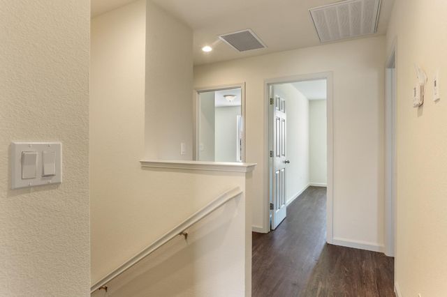 3150 Vermillion Dr, Stockton, CA 95206