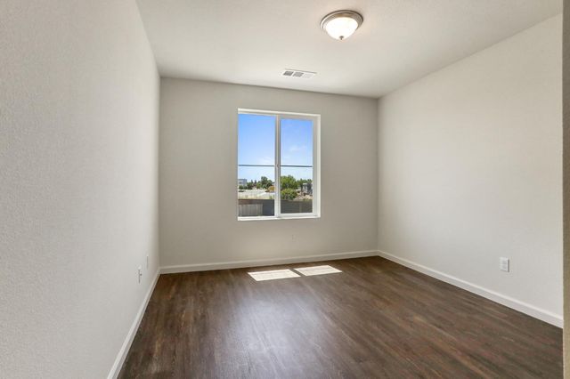 3150 Vermillion Dr, Stockton, CA 95206