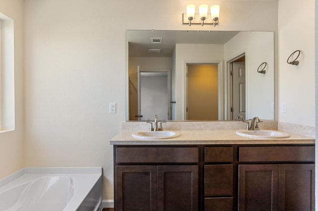 3150 Vermillion Dr, Stockton, CA 95206
