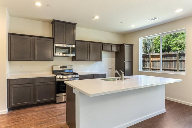 3150 Vermillion Dr, Stockton, CA 95206