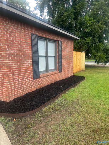 1813 Kathy Lane Court SW, Decatur, AL 35603