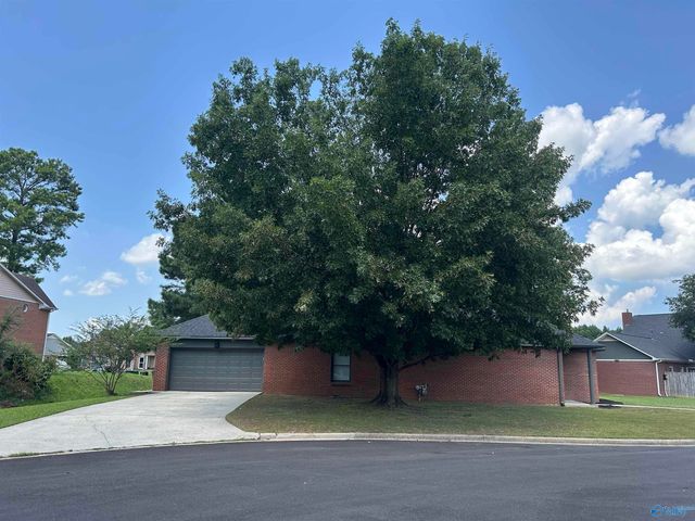 1813 Kathy Lane Court SW, Decatur, AL 35603