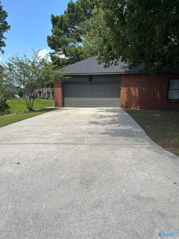 1813 Kathy Lane Court SW, Decatur, AL 35603