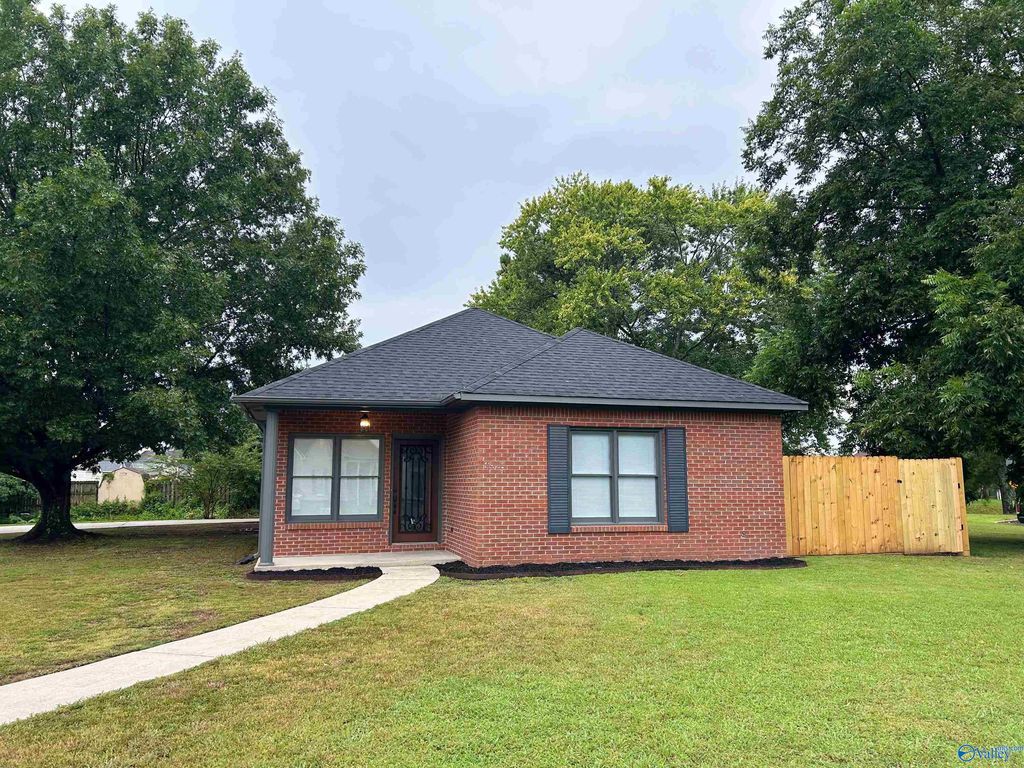 1813 Kathy Lane Court SW, Decatur, AL 35603
